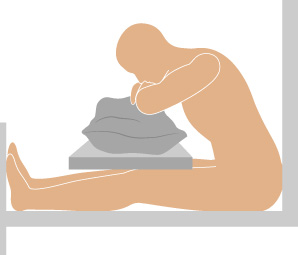 호흡 노력을 돕기 위한 전방 기대 지지의 tripod 체위